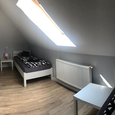 Klimatyzowane Apartamenty I Pokoje Przy Targach Кельце Экстерьер фото