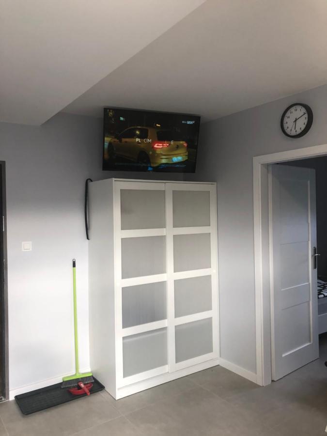 Klimatyzowane Apartamenty I Pokoje Przy Targach Кельце Экстерьер фото